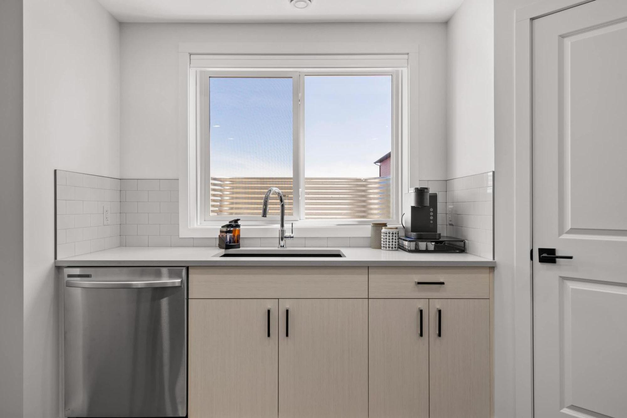 Livingston Way I Sleep 6 I Netflix I Kitchen I Tv Villa Pincher Creek Exteriör bild